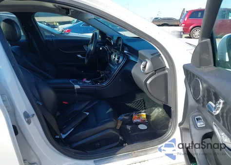 2017 Mercedes-Benz C 300 из США, поврежденный, VIN 55SWF4JB3HU234306